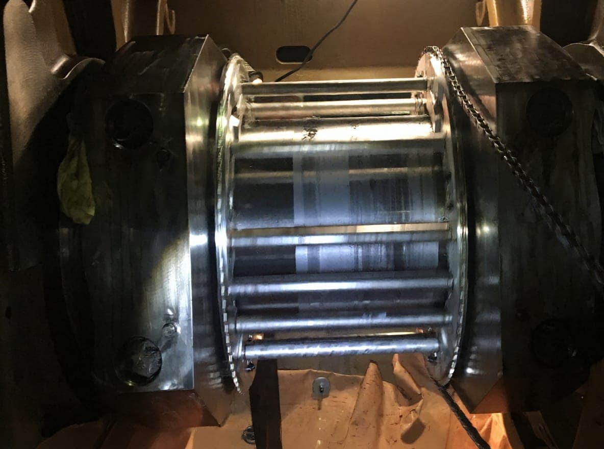 Crankpin journal machining in progress