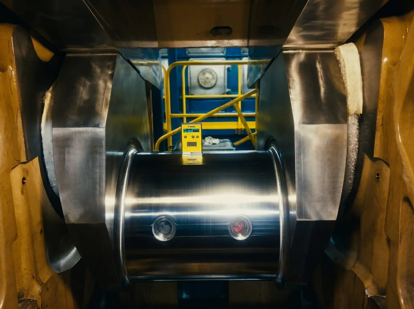 Dimensional measurement of a restored crankshaft journal inside the engine crankcase